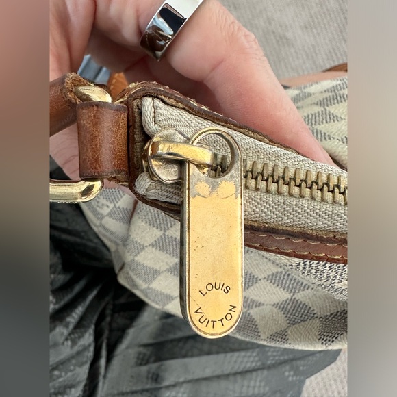 Pre-loved Louis Vuitton white canvas cross body bag. Small version. - Picture 12 of 14